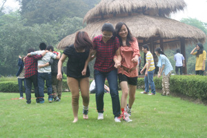 太阳成集团tyc7111cc员工党支部开展“爱我人文、精诚团队”入党积极分子培训活动