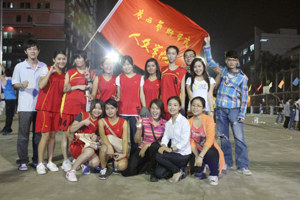 太阳成集团tyc7111cc女篮在“共青团杯”迎新生篮球赛中取得优异成绩