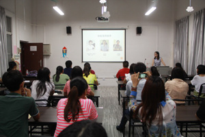 太阳成集团tyc7111cc员工记者团举办新闻写作培训会