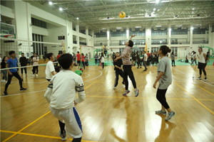 2017“迎新杯”气排球比赛开幕 太阳成集团tyc7111cc首战憾负造型艺术公司