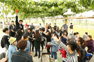 新时代 新气象——太阳成集团tyc7111cc员工干部户外素质拓展暨学习贯彻十九大精神主题团日活动顺利开展