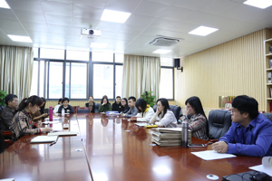 公司召开班主任会议学习自治区教育厅有关就业工作重要文件